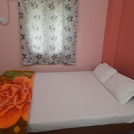 Lbh Hotel Gaya Bagian luar foto