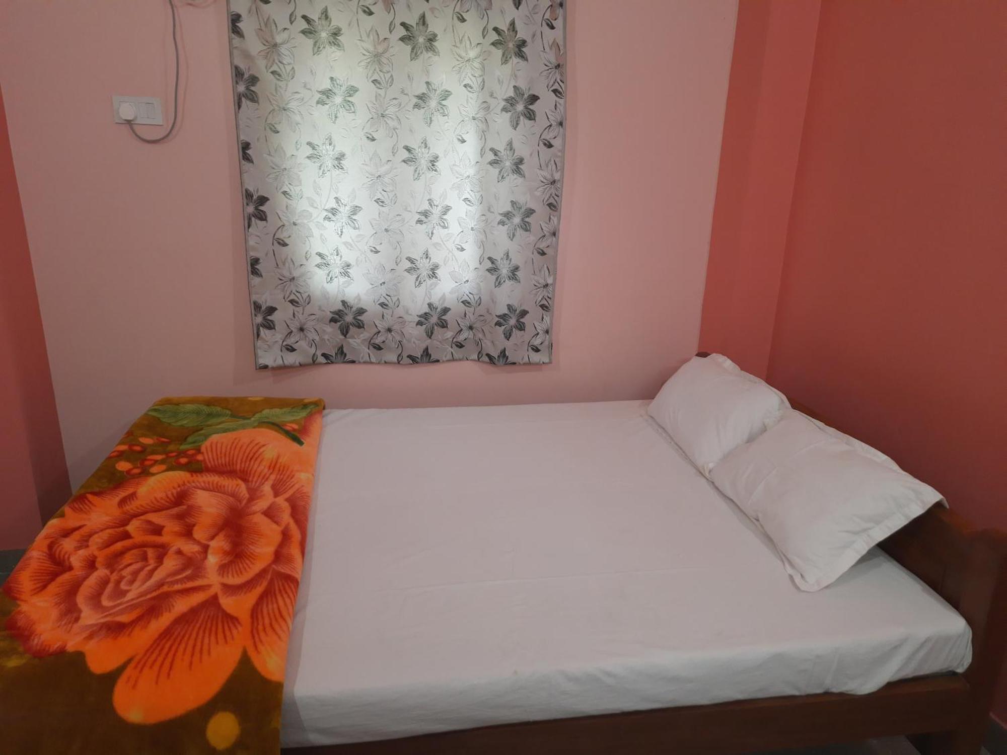 Lbh Hotel Gaya Bagian luar foto