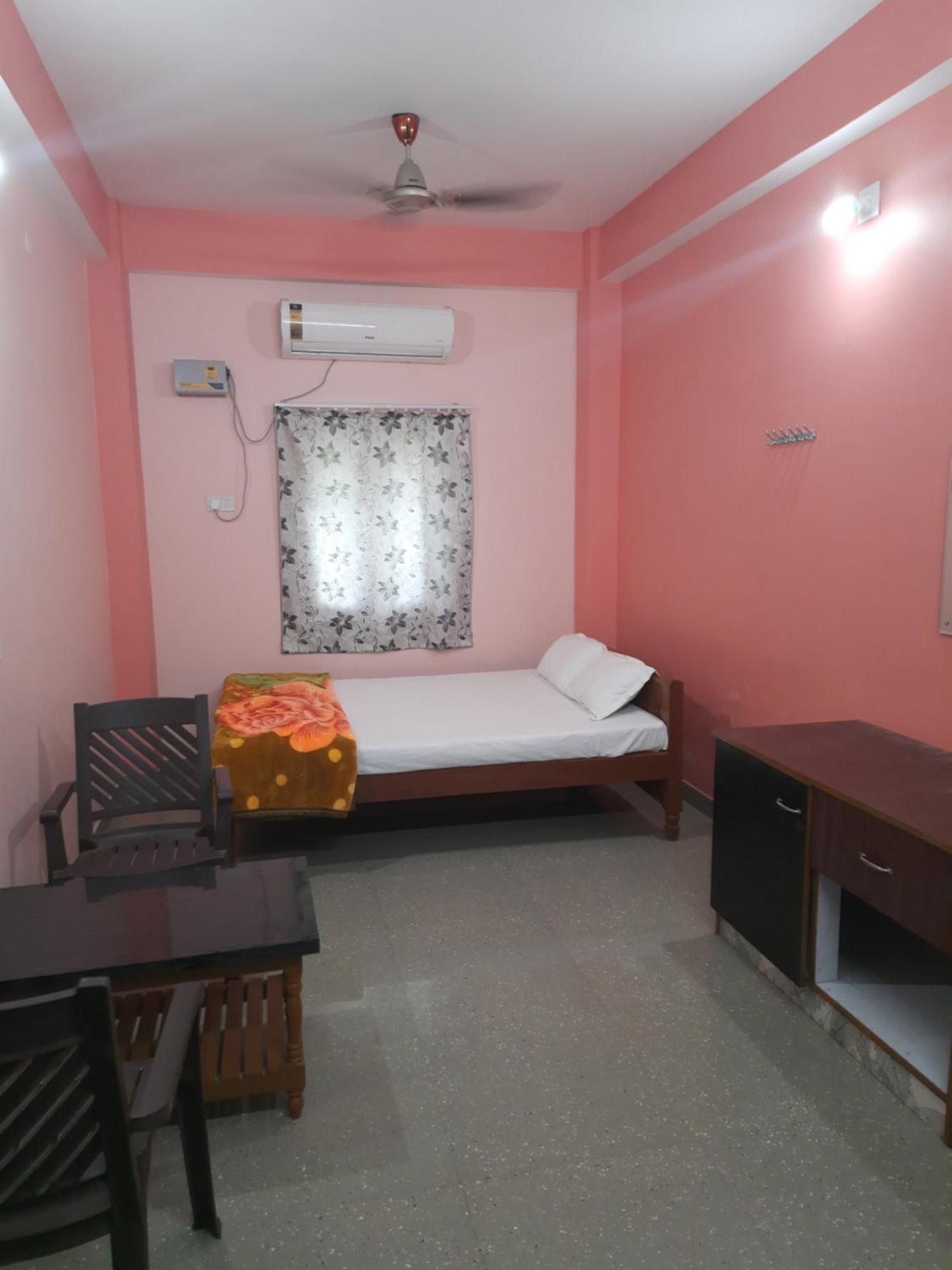 Lbh Hotel Gaya Bagian luar foto